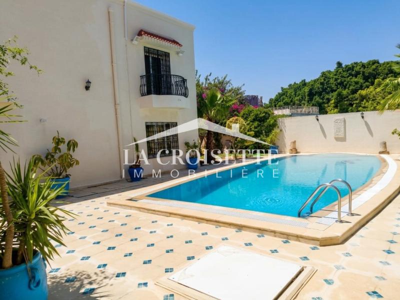 Villa S+5 avec piscine à Gammarth